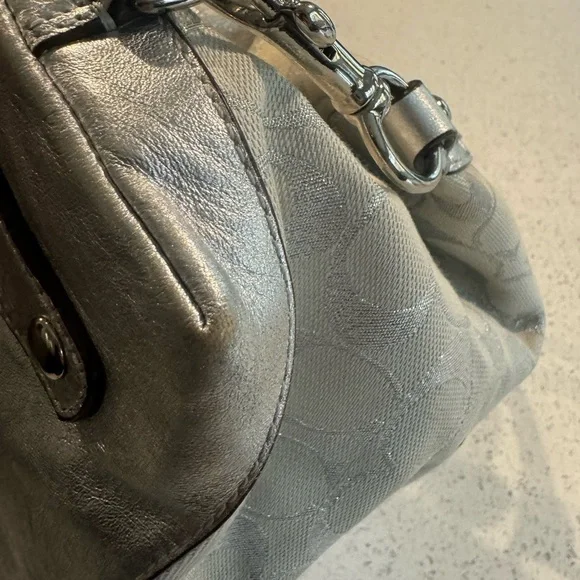 Coach handbag - Picture 7 of 16